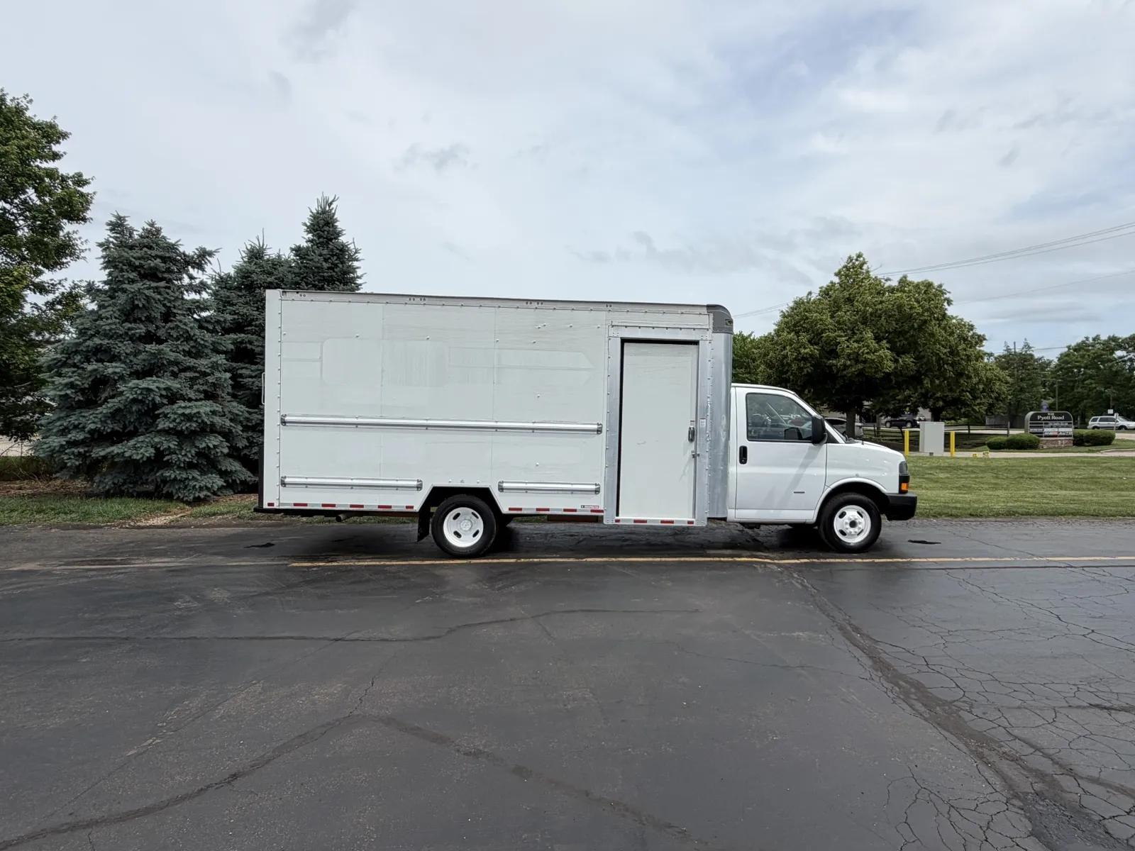 gmc savana cutaway 2022 7GZ37TC79NN010316 image gmc savana cutaway 2022 7GZ37TC79NN010316 image